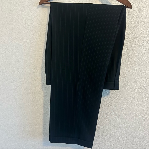 Kenneth Cole Reaction Black And Gray Pinstriped 2 pcs Wool Suit. Size 42… - Picture 13 of 17
